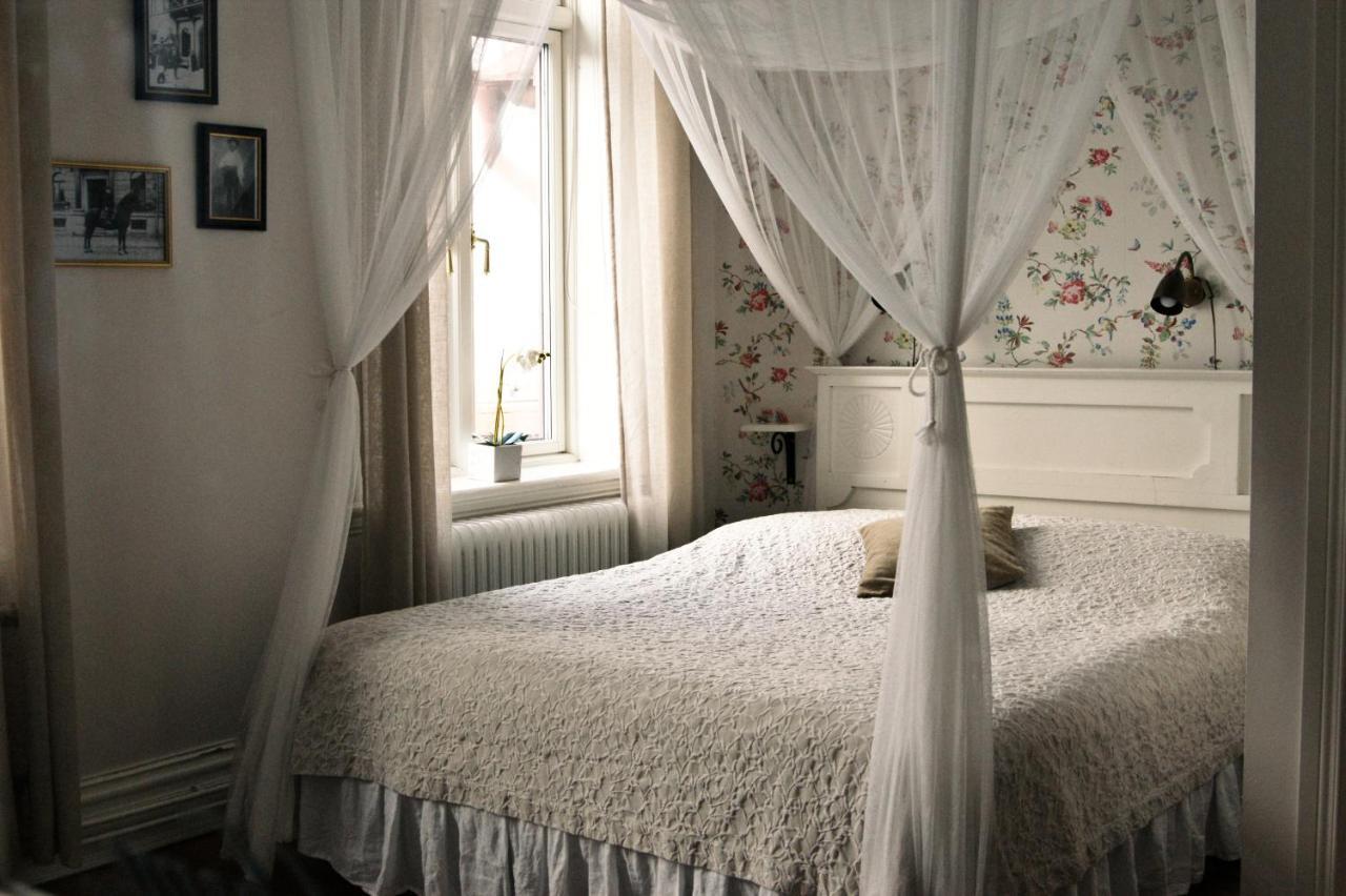 ヴァールベリ Okens Bed & Breakfast エクステリア 写真